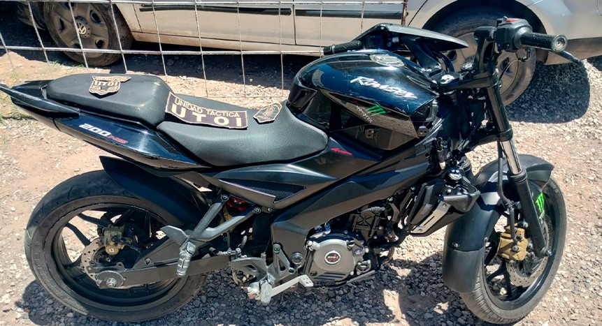 Lee más sobre el artículo Persiguieron y detuvieron con drogas a un sujeto que cruzó semáforo en rojo