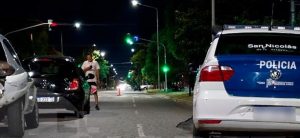 Lee más sobre el artículo Choque en cadena involucra a un móvil policial y dos automóviles
