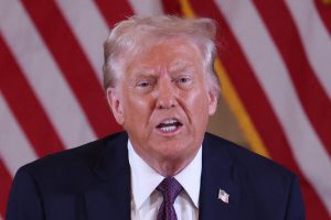 Lee más sobre el artículo EE.UU.: Trump celebró el «épico» acuerdo en Gaza y se atribuyó el mérito
