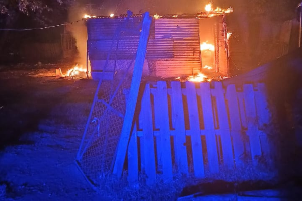 Lee más sobre el artículo Villa Constitución: un joven sufrió heridas y perdió su casa tras un ataque incendiario