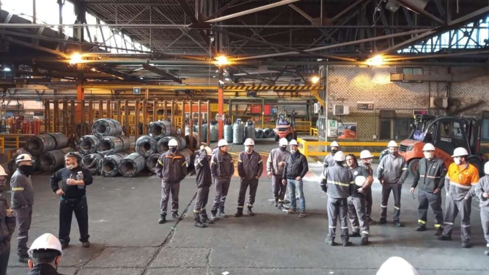 Lee más sobre el artículo Villa Constitución: Acindar anunció que reducirá personal y despediría a 200 contratistas