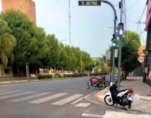 Lee más sobre el artículo Automovilista se dio a la fuga tras chocar con moto en zona céntrica