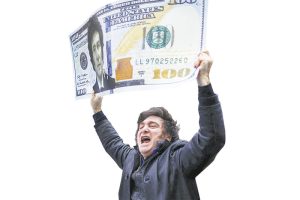 Lee más sobre el artículo Milei defiende el atraso cambiario: el sueño del dólar propio