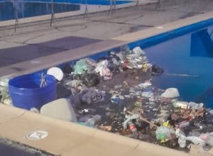Lee más sobre el artículo Volvieron a vandalizar la pileta del CEDyC en Barrio Moreno
