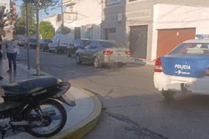 Lee más sobre el artículo Una niña internada tras choque entre moto y auto en zona céntrica