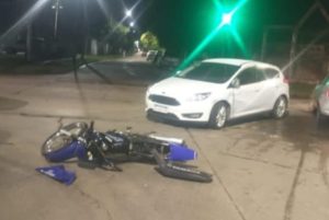 Lee más sobre el artículo Joven motociclista herido a raíz de choque con automóvil
