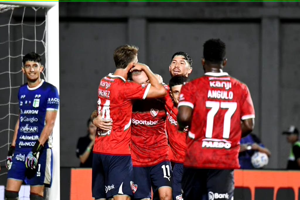 Lee más sobre el artículo Copa Argentina: Independiente tuvo su fiesta en el.Estadio San Nicolás