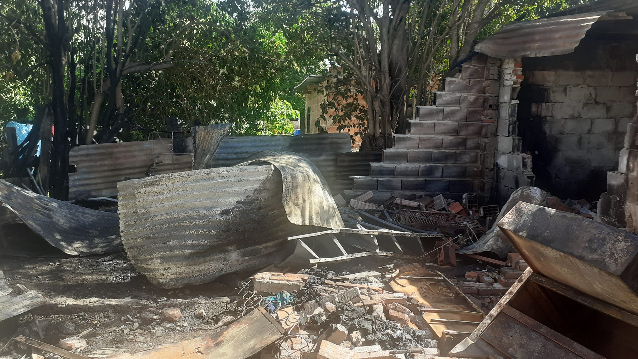 Lee más sobre el artículo Ramallo: una familia perdió todas sus pertenencias en medio de un incendio