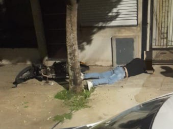 Lee más sobre el artículo Un hombre sufrió graves lesiones tras accidentarse con su moto