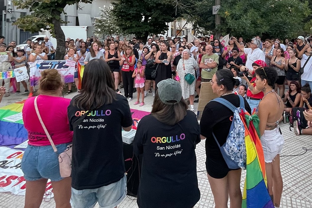Lee más sobre el artículo San Nicolás también tuvo su Marcha del Orgullo, contra los dichos de Milei
