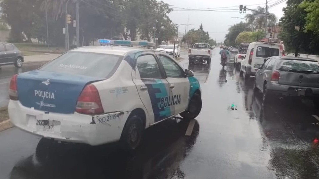 Lee más sobre el artículo Un hombre herido al chocar moto con camioneta en la zona sur