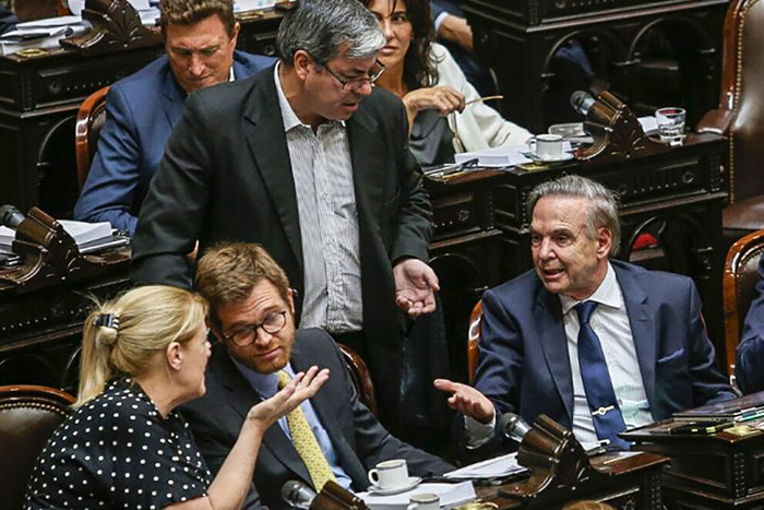 Lee más sobre el artículo El criptogate aterriza en el recinto de Diputados