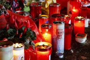 Lee más sobre el artículo Último parte del papa Francisco: continúa «estable» y con su tratamiento  