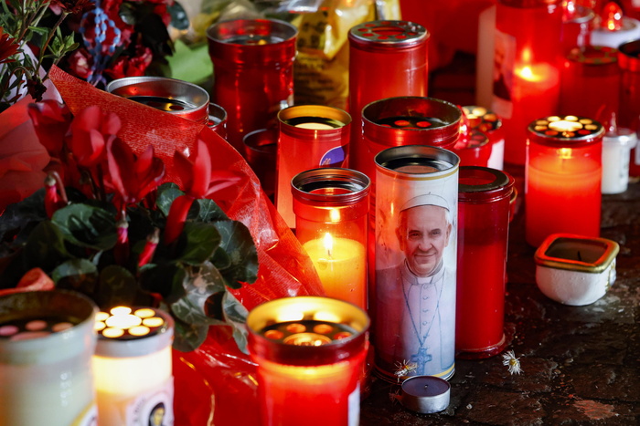 Lee más sobre el artículo Último parte del papa Francisco: continúa «estable» y con su tratamiento  