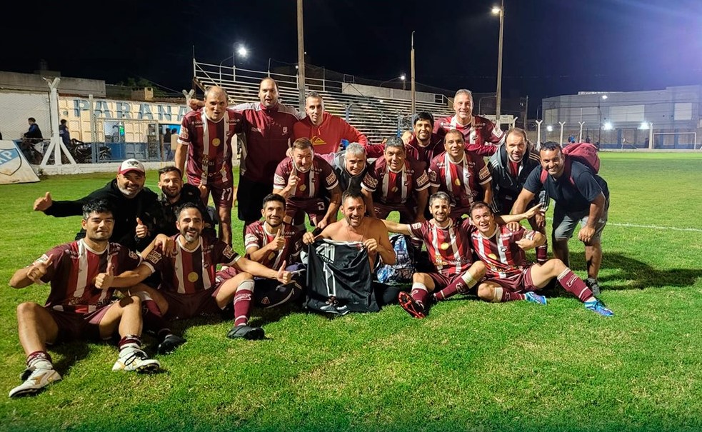 Lee más sobre el artículo Fútbol Senior : Defensores se clasificó al Regional junto a Social