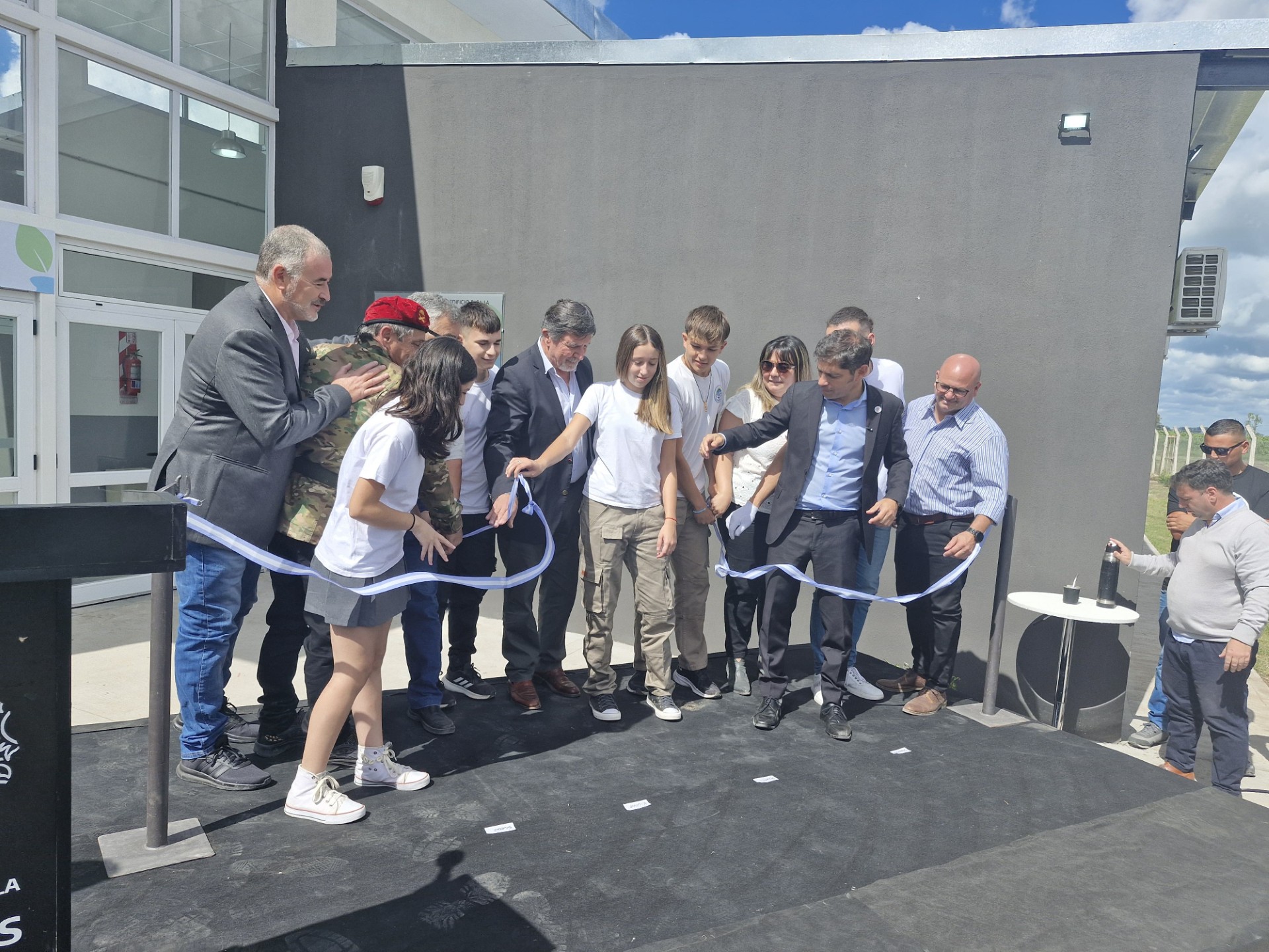 Lee más sobre el artículo Ramallo: Poletti inauguró el nuevo edificio de la Escuela Técnica n° 2 junto al Gobernador Axel Kicillof