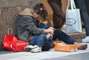 Lee más sobre el artículo Significativa caída de la tasa de pobreza: pasó de 52,9% a 38,1%