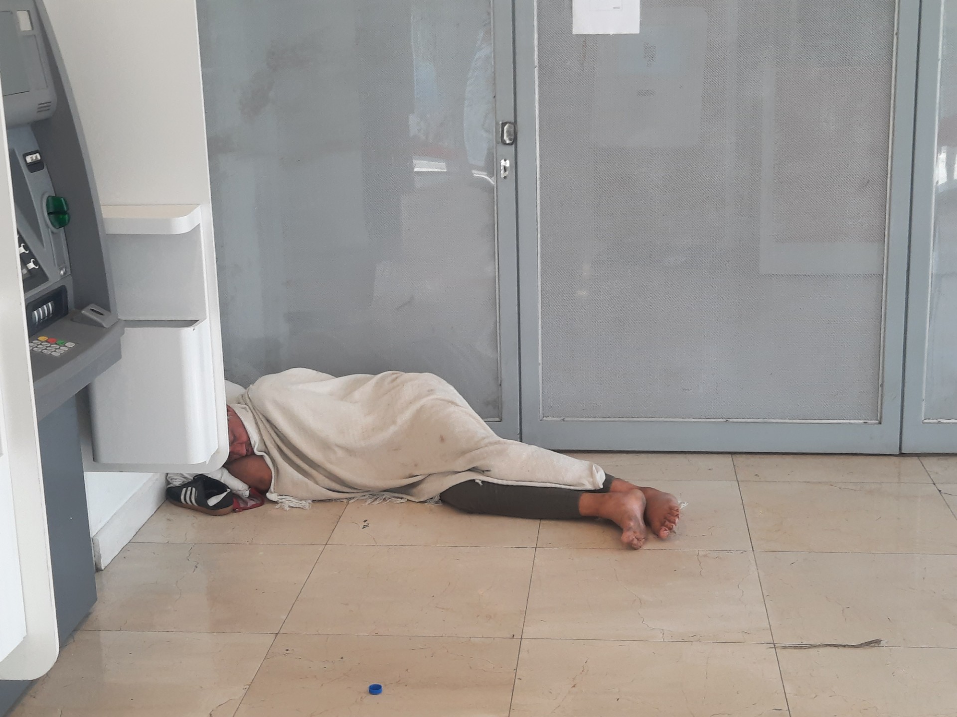 Lee más sobre el artículo Una pobreza que se refleja en las calles nicoleñas, pero no en los datos del INDEC