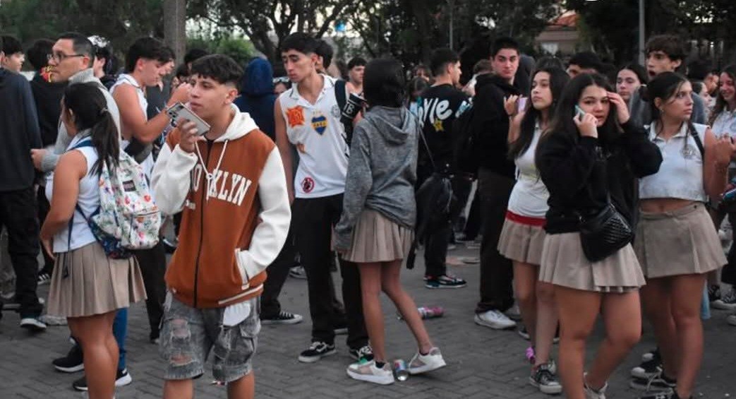 Lee más sobre el artículo Estudiantes de la Secundaria iniciaron el ciclo lectivo y estrenan reforma educativa