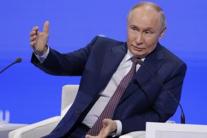 Lee más sobre el artículo Putin acuerda con Trump un alto el fuego parcial y pide cortar la asistencia a Kiev