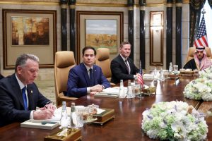 Lee más sobre el artículo Estados Unidos y Rusia reanudan negociaciones para un alto el fuego parcial en Ucrania