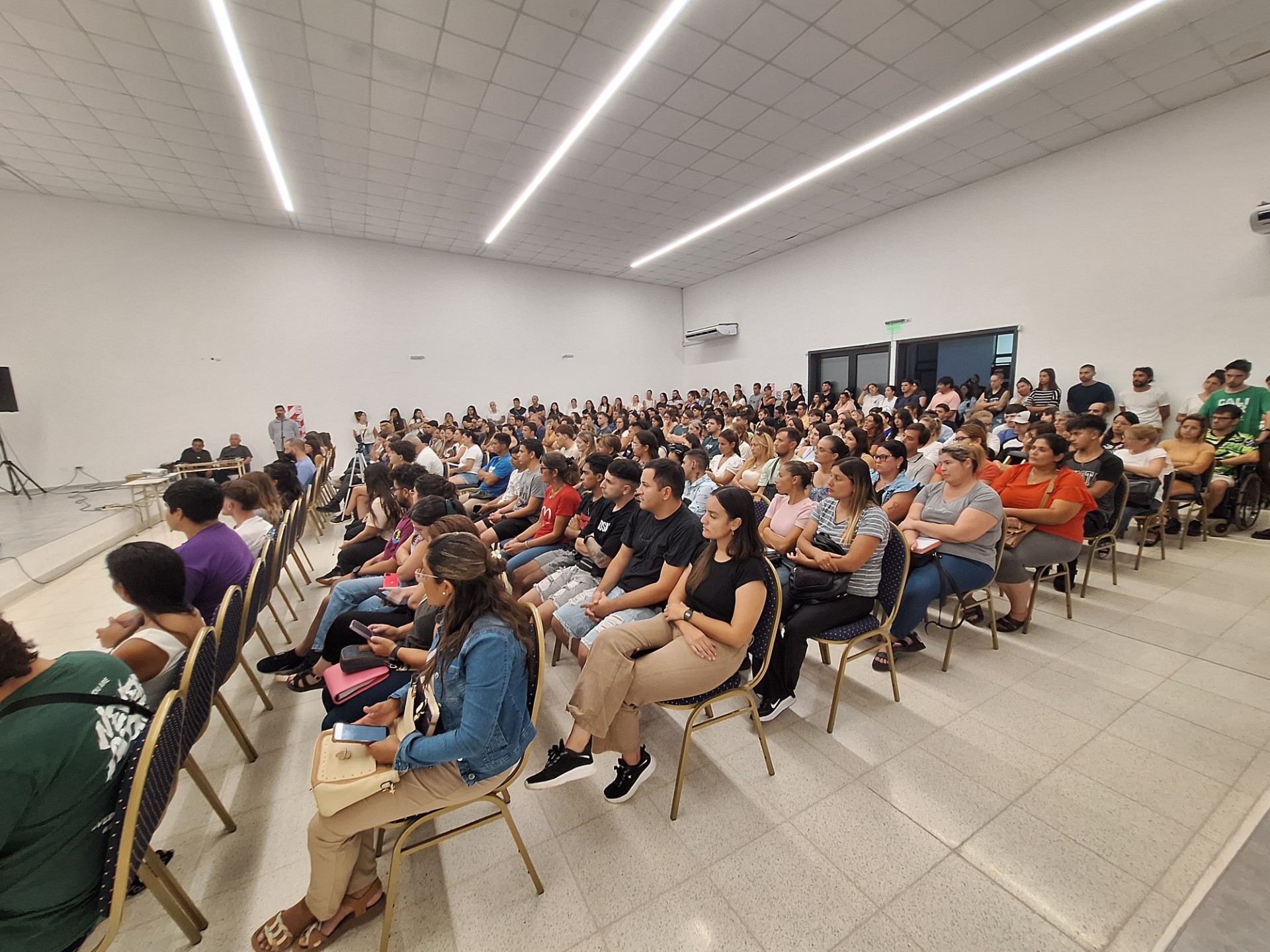 Lee más sobre el artículo Más de 350 alumnos cursarán 11 carreras en el Centro Universitario de Ramallo
