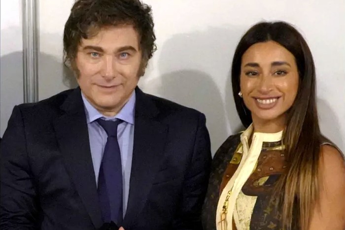 Lee más sobre el artículo La denuncia sobre Laura Arrieta, la «valijera» que compromete al gobierno de Milei