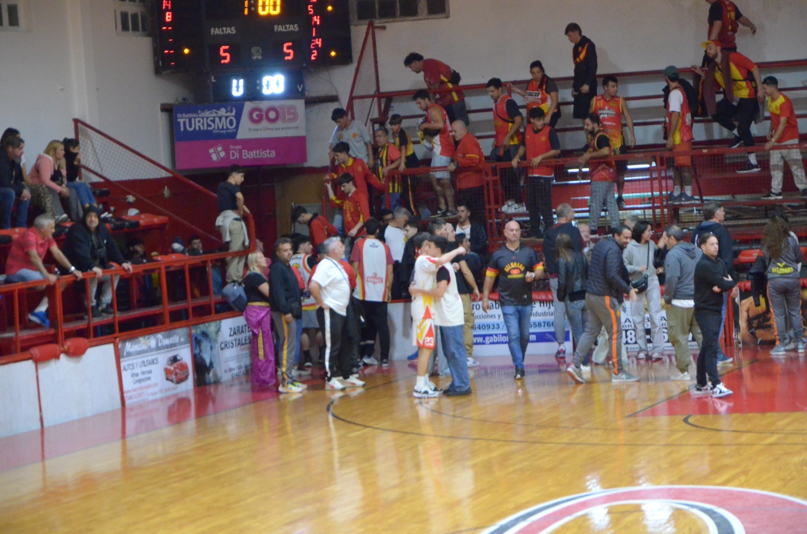 Lee más sobre el artículo Liga Federal de Básquet: se suspendió por incidentes el partido que Belgrano jugaba en Zárate