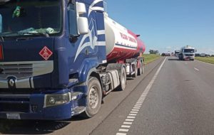 Lee más sobre el artículo Murió un hombre al ser embestido por camión en la Autopista, a la altura de San Nicolás