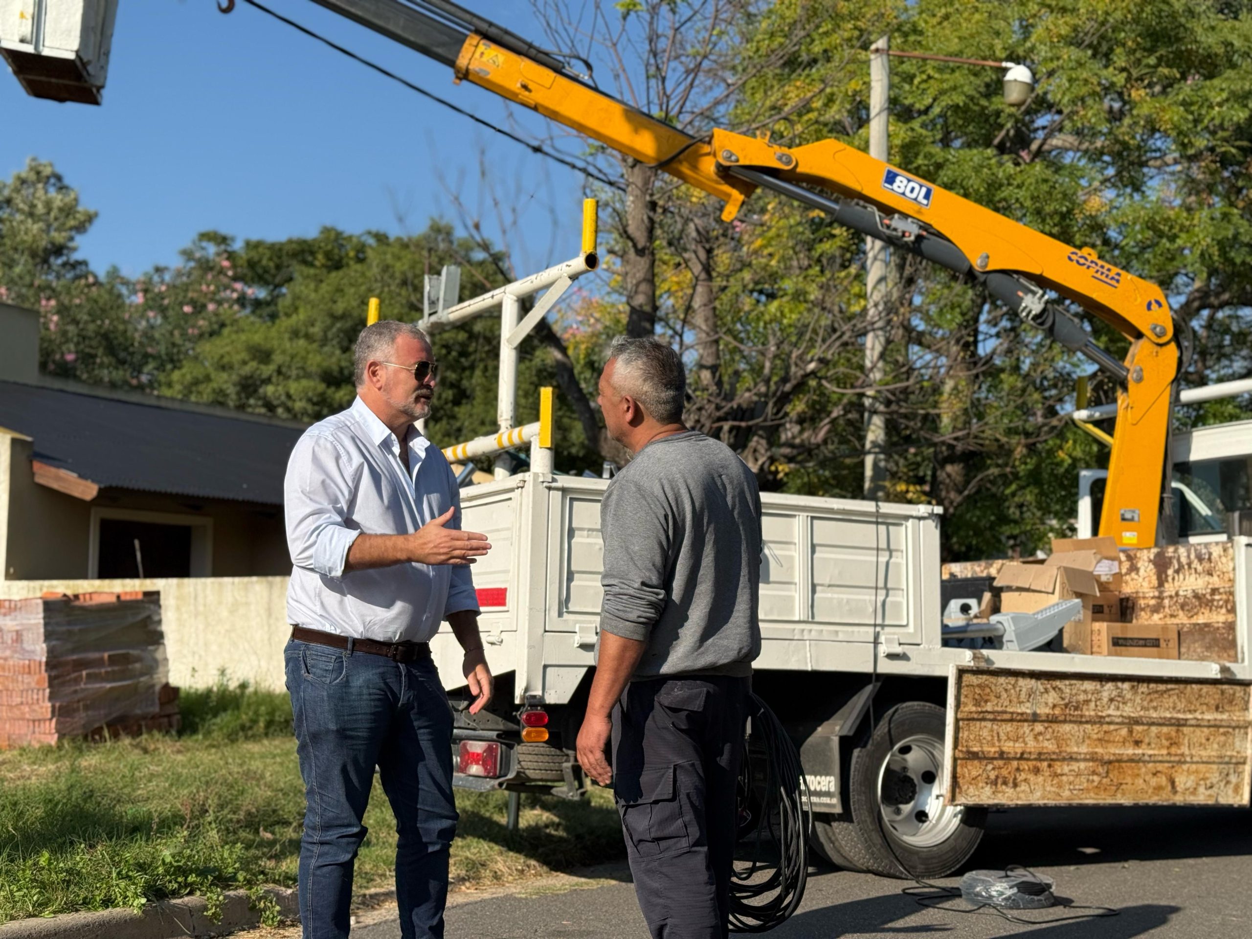 Lee más sobre el artículo Ramallo: el municipio avanza con la colocación de Luminarias Led