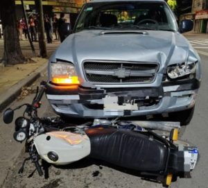 Lee más sobre el artículo Dos nuevos accidentes con heridos en avenidas de la ciudad