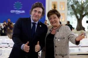 Lee más sobre el artículo FMI: Del financiamiento para la campaña a militar a los candidatos de Milei