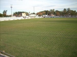 Lee más sobre el artículo Violencia en el fútbol local: suspendieron Defensores vs. Fútbol San Nicolás por agresión al árbitro en Sub 23
