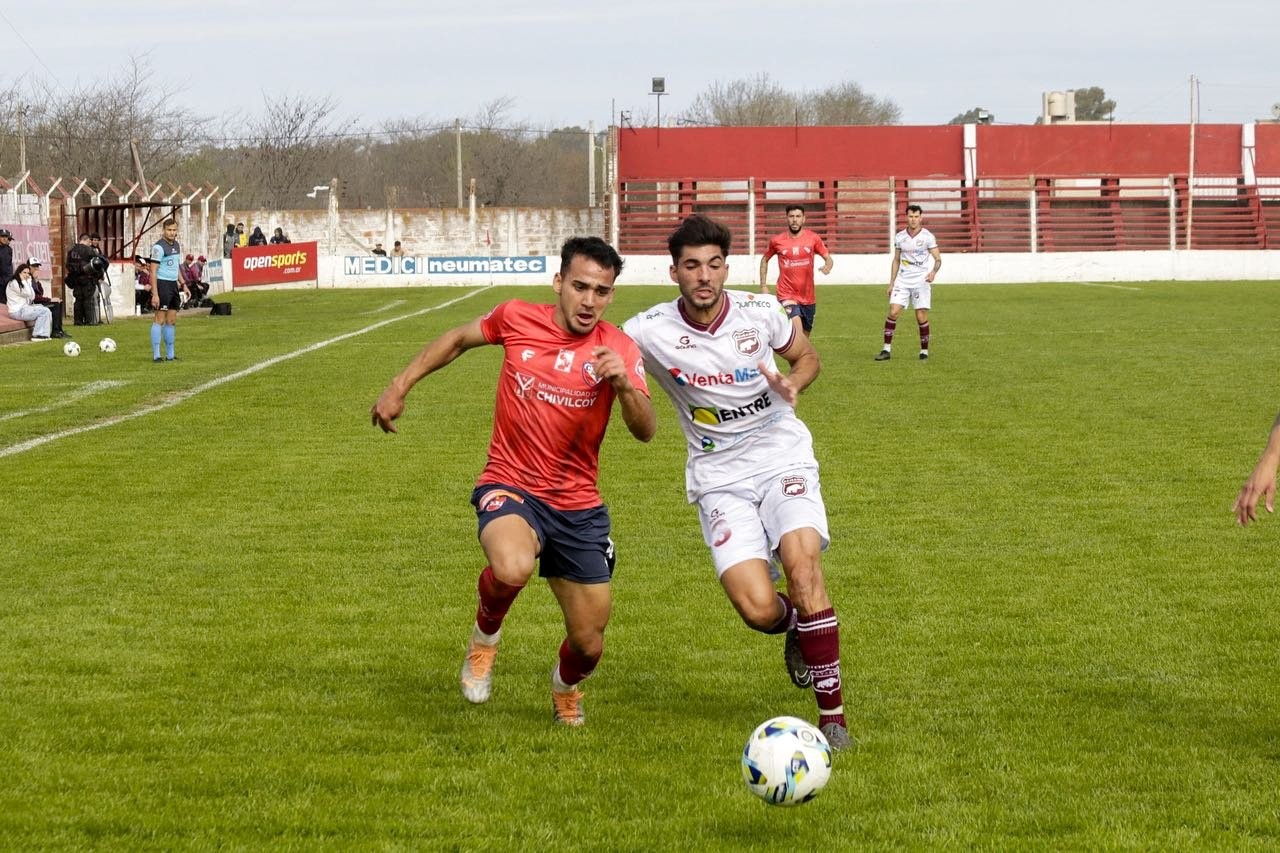 Lee más sobre el artículo Torneo Federal A: Defensores lo bancó con diez y se trajo un punto valioso desde Chivilcoy