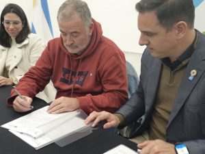 Lee más sobre el artículo Ramallo: el Intendente Poletti firmó un convenio que amplía las opciones para cursar carreras universitarias
