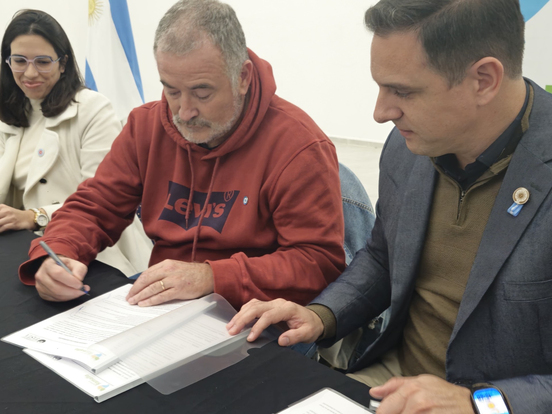 Lee más sobre el artículo Ramallo: el Intendente Poletti firmó un convenio que amplía las opciones para cursar carreras universitarias