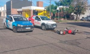 Lee más sobre el artículo Dos personas lesionadas tras choque entre moto y camioneta en Falcón y Brown