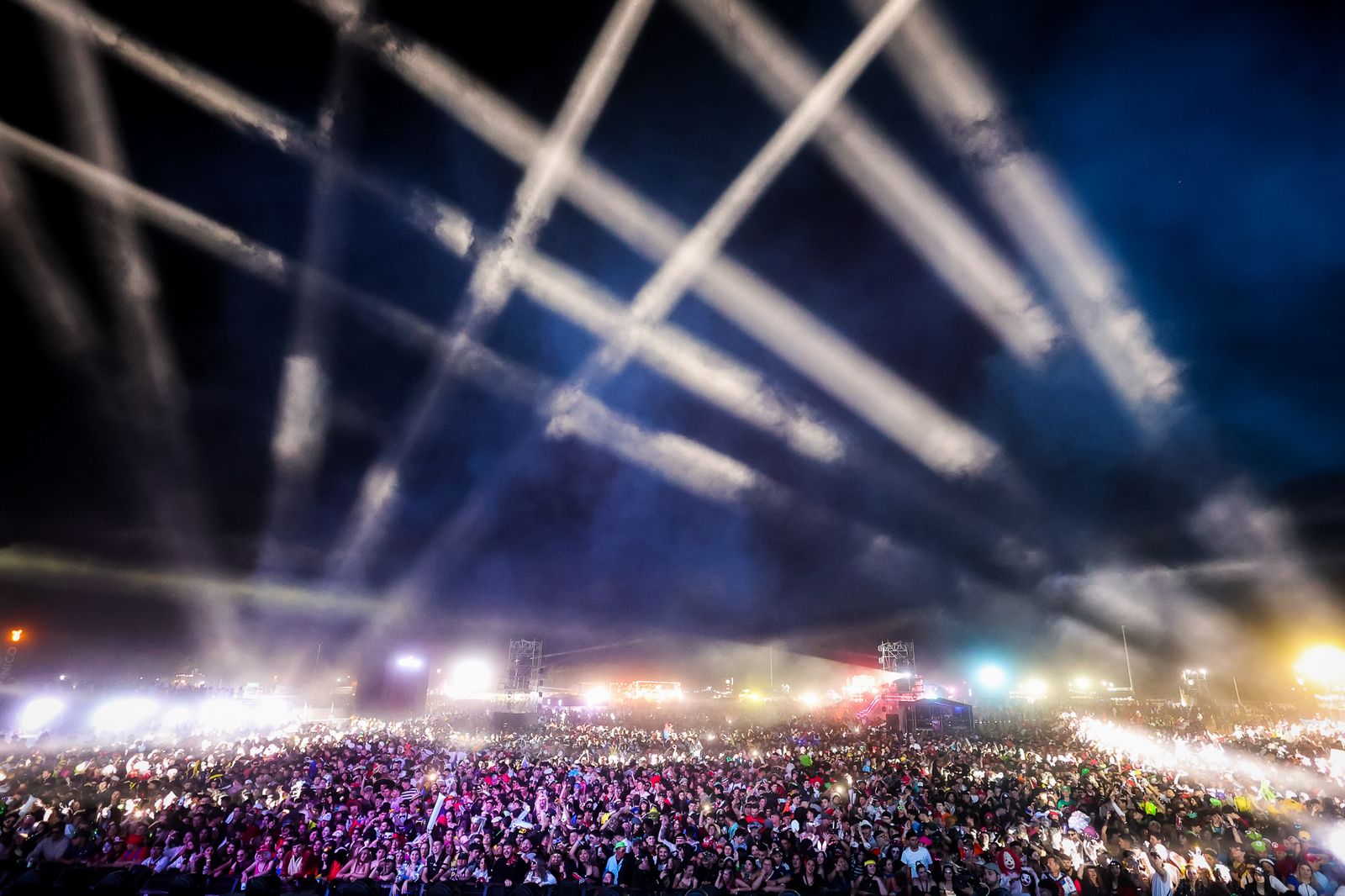 Lee más sobre el artículo La multitudinaria Fiesta de Disfraces de Paraná se realizará el 15 de noviembre en el Autódromo San Nicolás