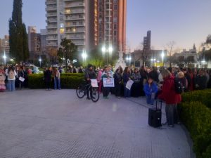 Lee más sobre el artículo Prestadores de servicios a discapacitados reclamaron movilizándose en la zona céntrica