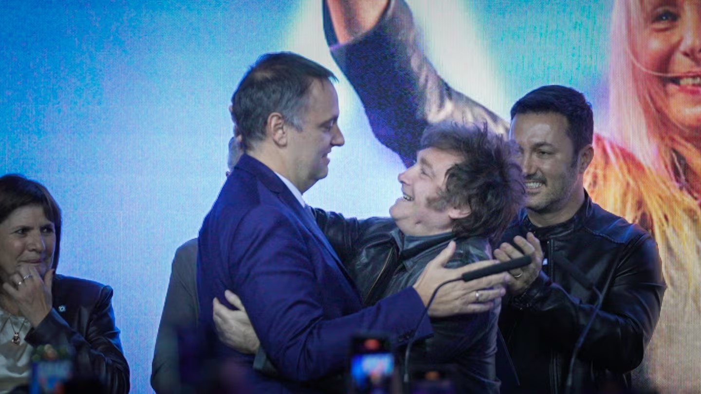 Lee más sobre el artículo Javier Milei festejó el triunfo en CABA: “Se pintó de violeta el bastión amarillo y ahora tenemos que pintar el país”