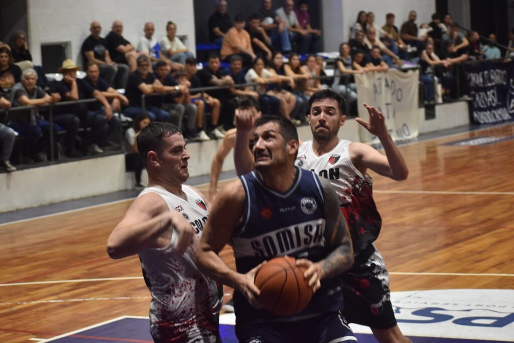 Lee más sobre el artículo Liga Federal de Básquet: amplio triunfo de Somisa, que hoy juega el partido decisivo