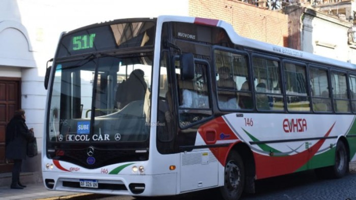 Lee más sobre el artículo A pesar del paro, Vercelli confirmó que hoy habrá servicio de colectivos con frecuencia reducida