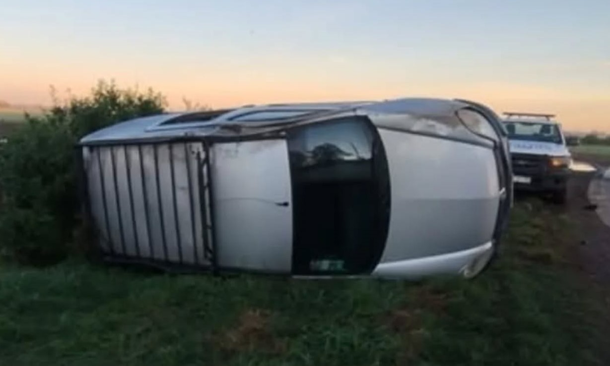 Lee más sobre el artículo Cuatro nicoleños heridos tras vuelco en el Parque Comirsa