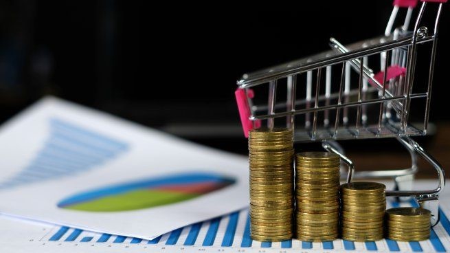 Lee más sobre el artículo Consumo bimonetario: crece en dólares para la clase alta y se ajusta aún más en pesos para la sectores medios y bajos