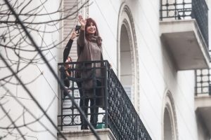 Lee más sobre el artículo El gobierno busca desarmar la enorme marcha en respaldo a Cristina Kirchner