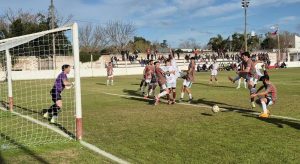 Lee más sobre el artículo Torneo Federal A: Defensores perdió con Sportivo Las Parejas y está muy complicado