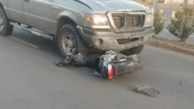 Lee más sobre el artículo Muere un joven motociclista tras chocar con camioneta en Moreno y Alberdi