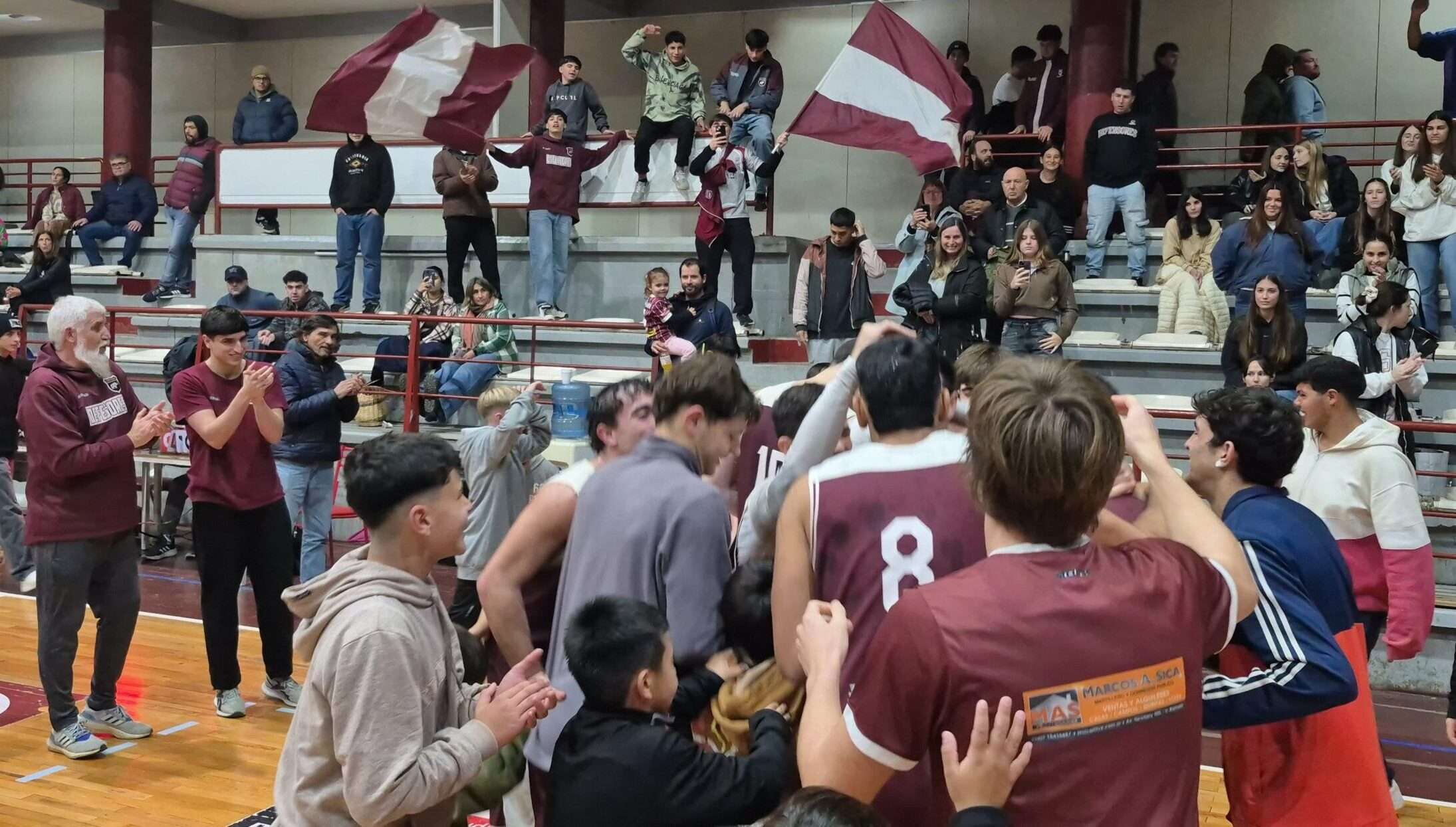 Lee más sobre el artículo Básquet: Somisa y Defensores son los finalistas de la Primera local