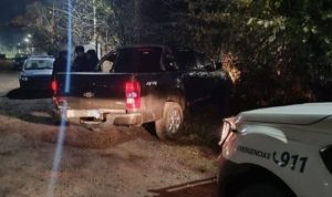 Lee más sobre el artículo Se fugó tras conducir camioneta robada y chocar contra un tapial
