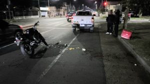 Lee más sobre el artículo Un joven motociclista con lesiones tras nuevo choque en la zona sur